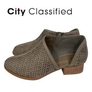 NEW in Box CITY CLASSIFIED Women's Decade -S Grey Ankle Boots Booties 5.5 6